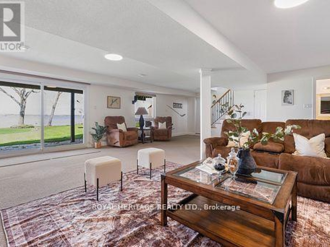 7 NORTH SERVICE ROAD, 