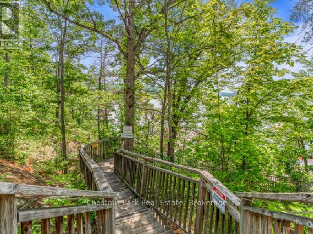 B#206 - 1869 MUSKOKA ROAD 118 HIGHWAY W, 