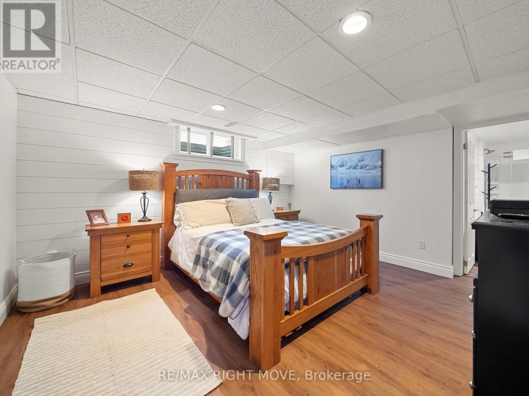 1948 CARRIAGE COURT, 