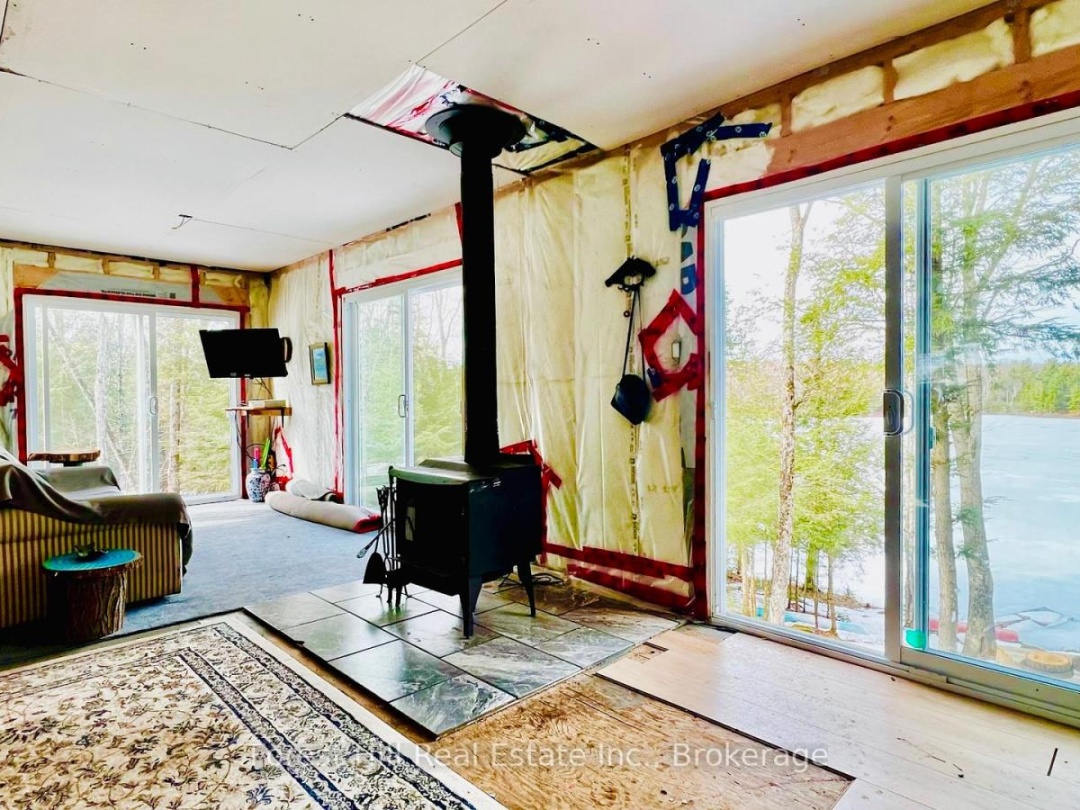60 HAWKSVIEW LANE, 