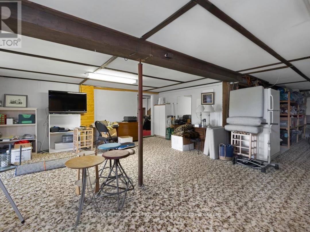 28 LAKESIDE DRIVE, 