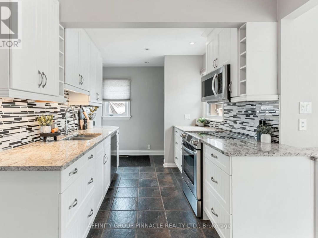 88 Simcoe Street, Lake Simcoe