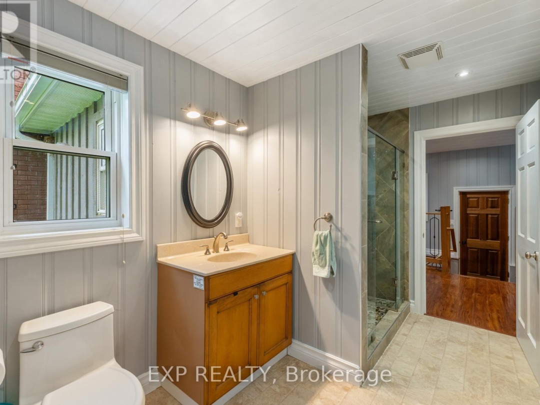 201 Avery Point Road, Dalrymple Lake