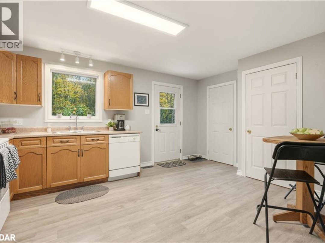 2372 KINNEAR Sideroad, 