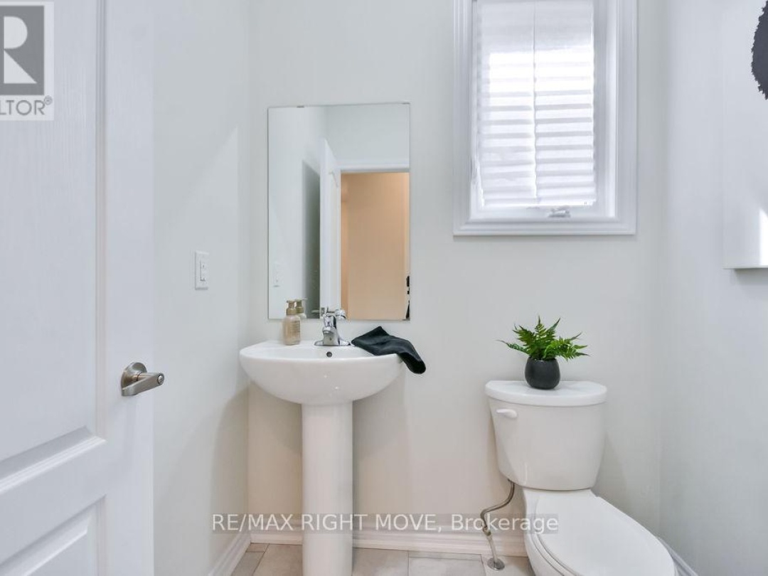 3117 Orion Boulevard, Orillia