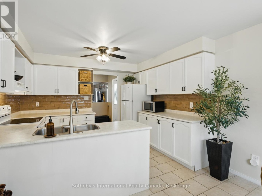 66 - 50 SHORELINE DRIVE, Lake Muskoka