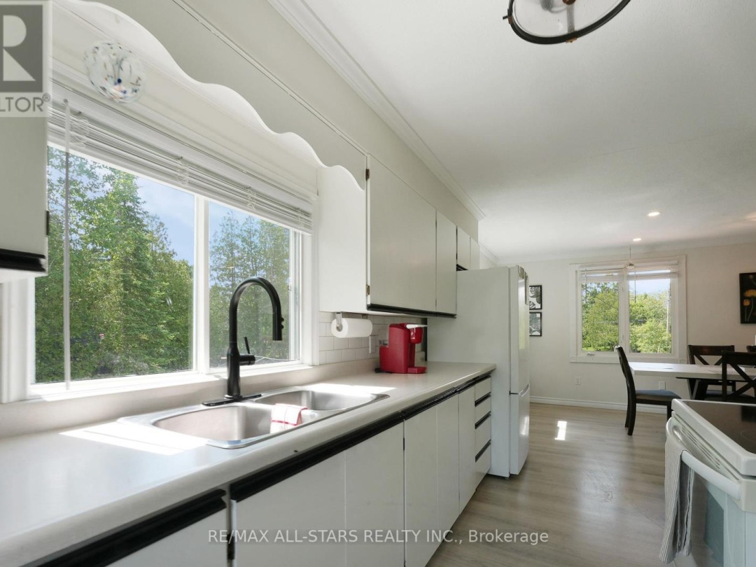 43 Sturgeon Glen Road, Sturgeon Lake