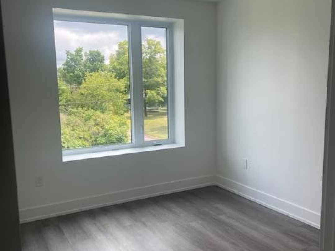 207 19B West Street N, Kawartha Lakes (Fenelon Falls)