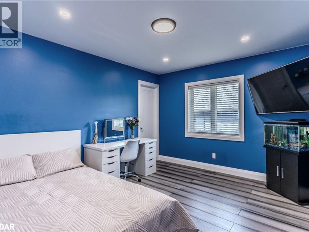 1657 PENINSULA POINT Road, 