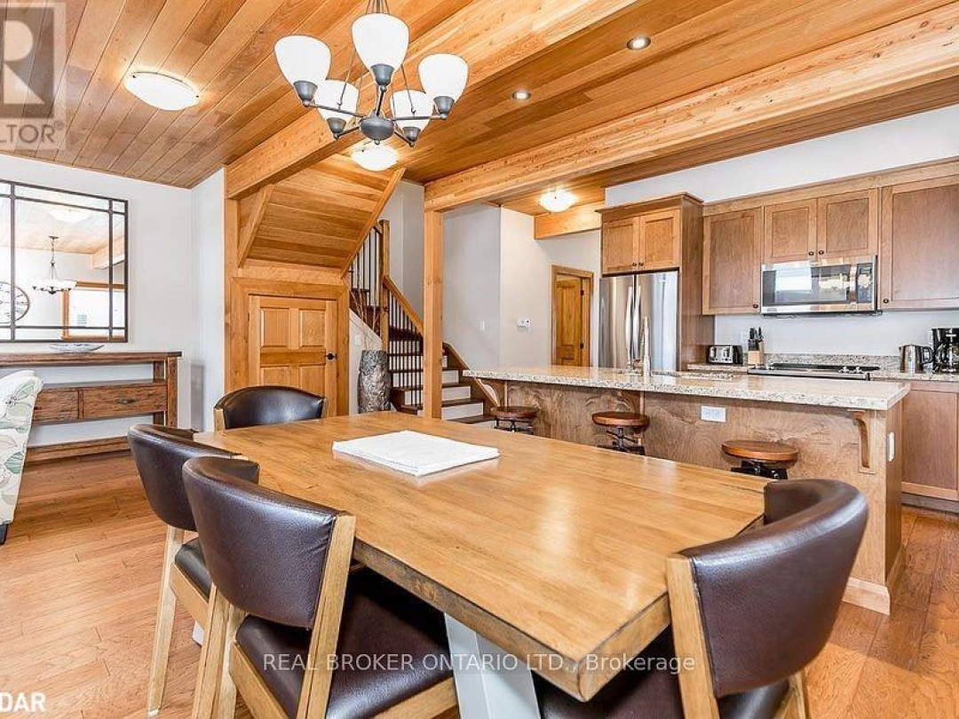 1841 Muskoka Road 118 Road W Unit# 1B, Lake Muskoka