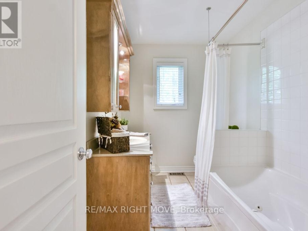 1011 TALBOT TRAIL, 