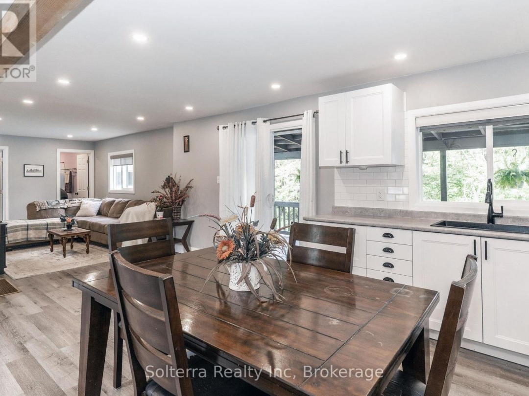 160 WAGNER ROAD W, 