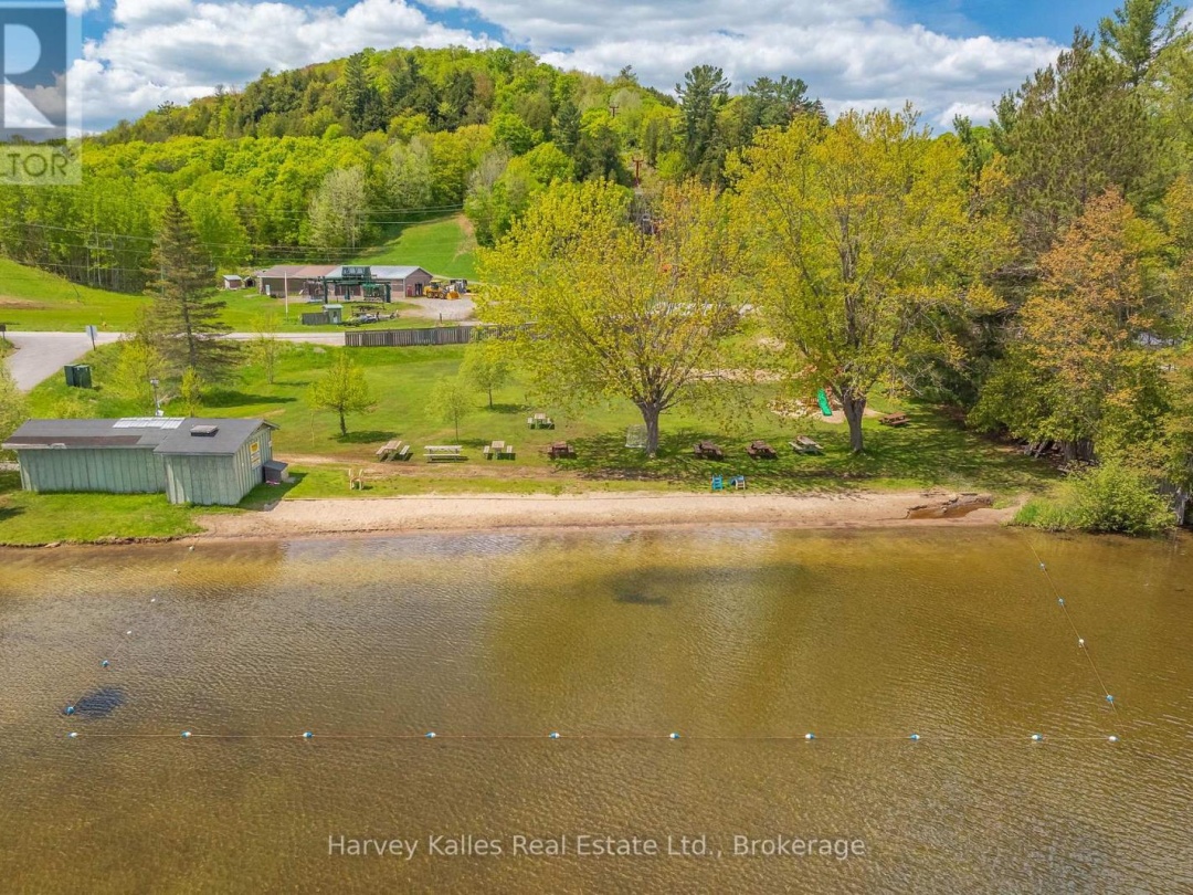 157 Chalet Crescent, Peninsula Lake