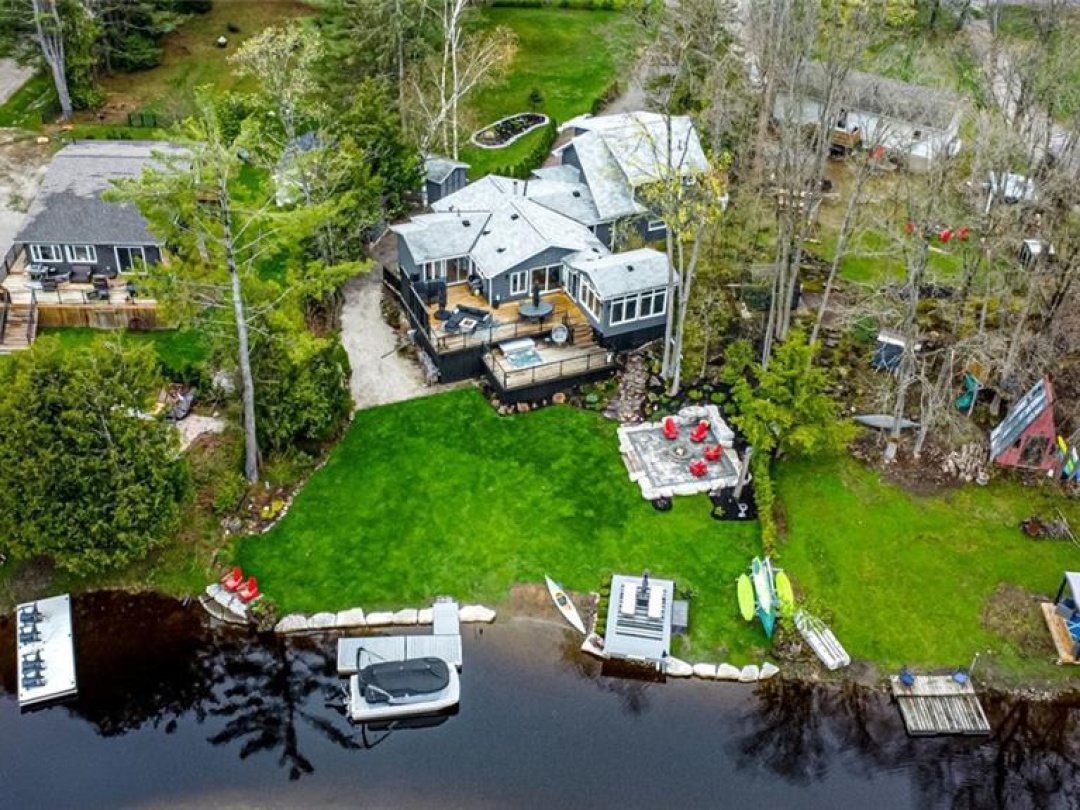7952 Park Lane Crescent, Black Lake