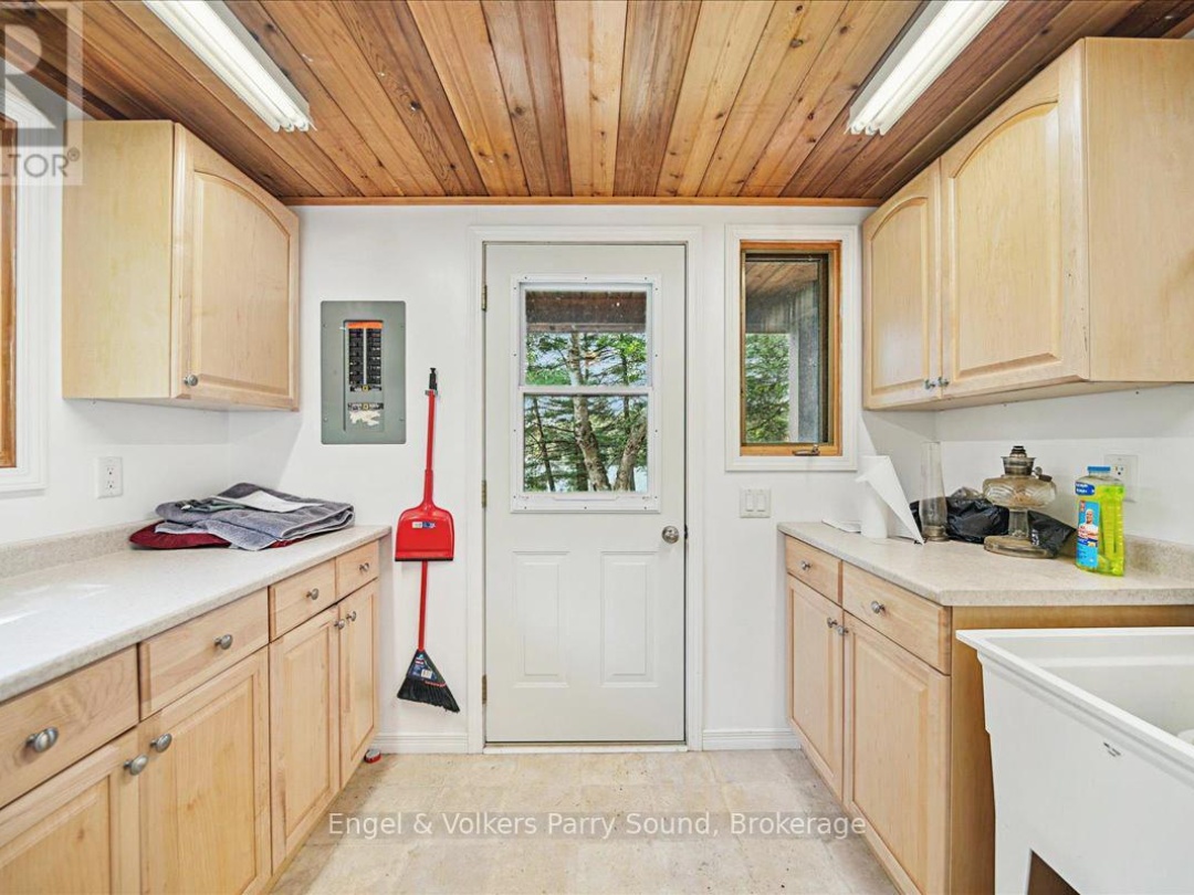 53 BIRDWOOD LANE, Harris Lake