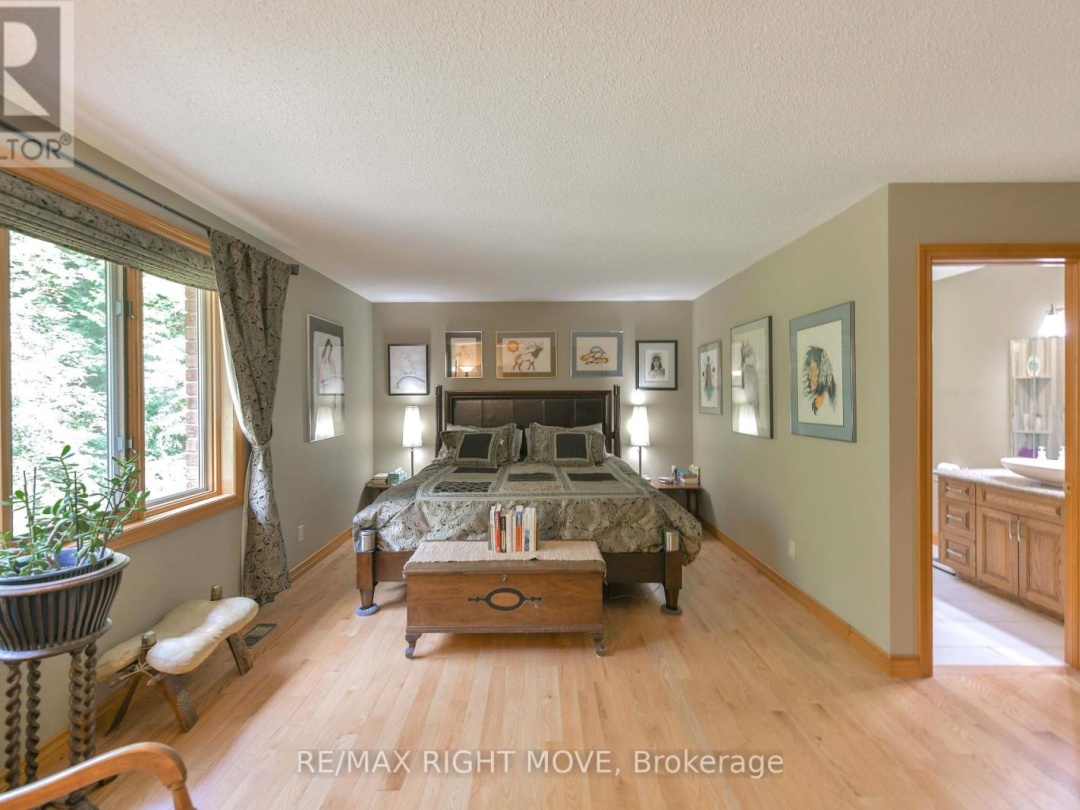 1892 CARRIAGE COURT, 