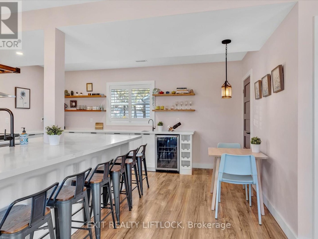 64 Front Street E, Pigeon Lake