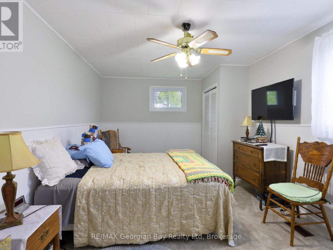 3485 Fraser Lane, Tay