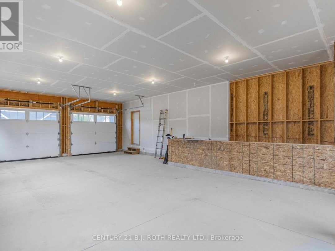 8 CLYDESDALE COURT, 