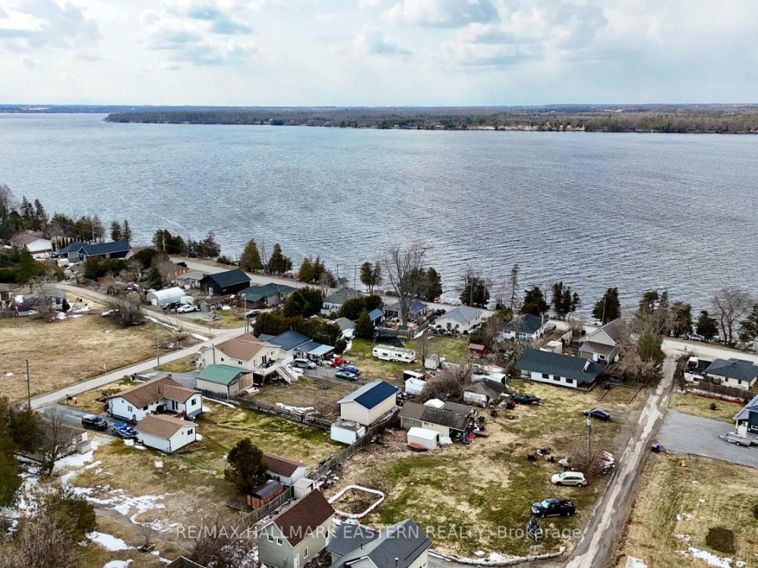 4 Hollyville Boulevard, Sturgeon Lake