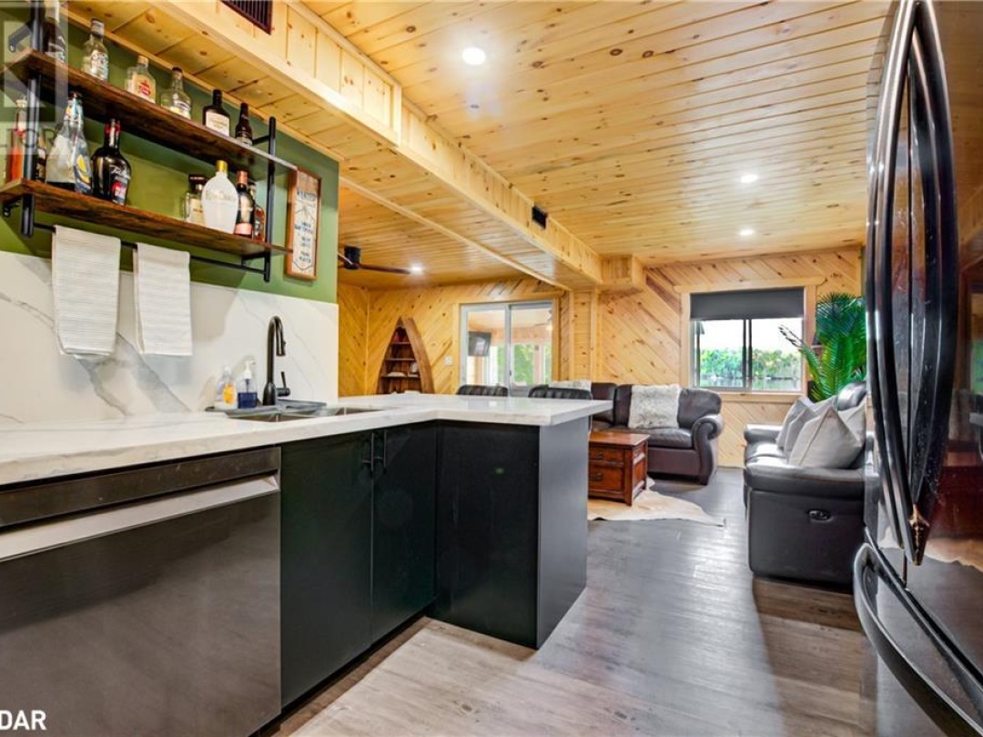 1105 LAKESHORE ROAD Road, Gooderham Lake