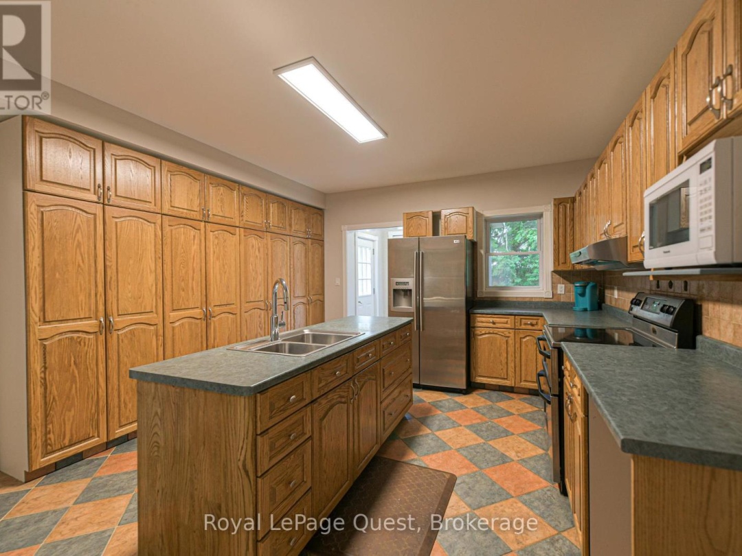 1046 SOUTHWOOD ROAD, 