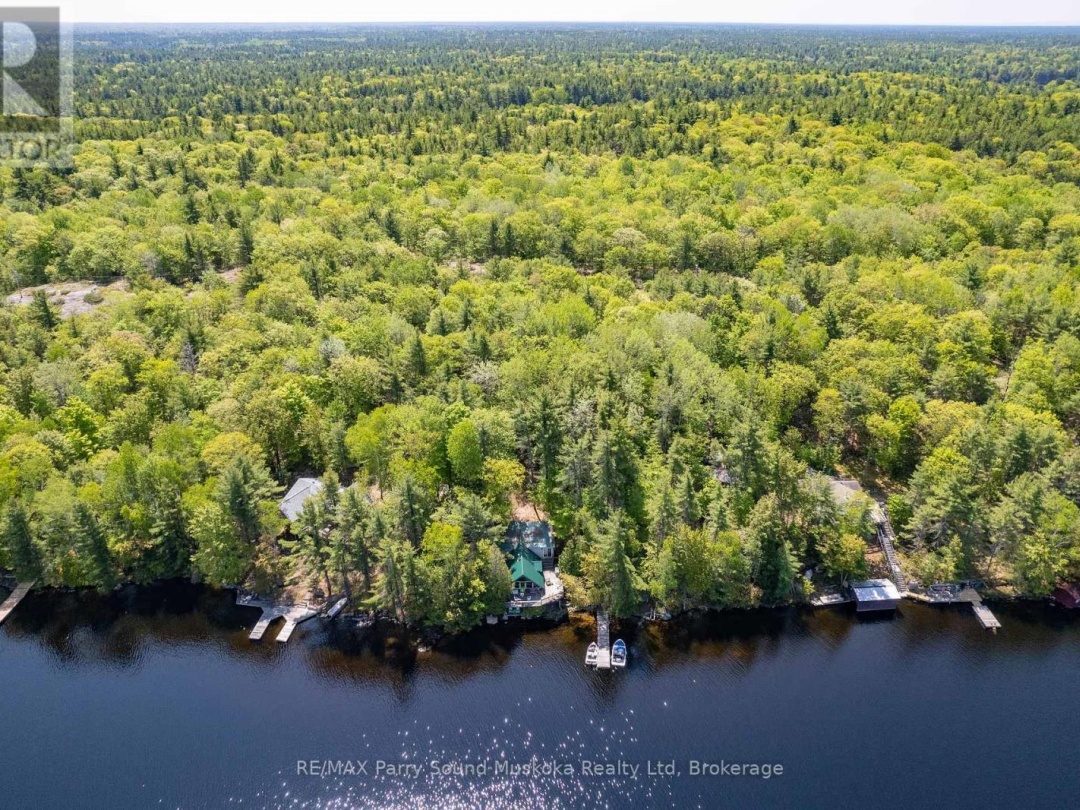 124 Healey Lake Water, Healey Lake