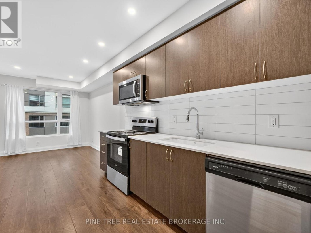 305 - 58 LAKESIDE TERRACE, 