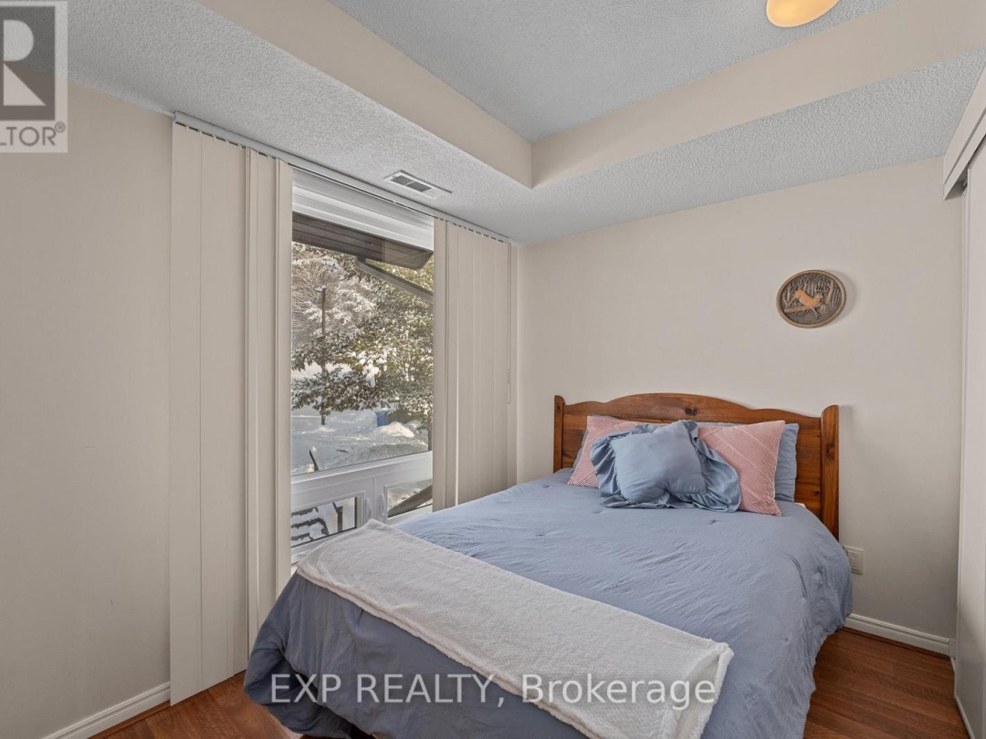 6 12 Turner Drive, Peninsula Lake