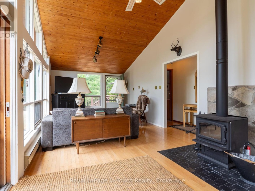 3098 ISLAND 1040, 