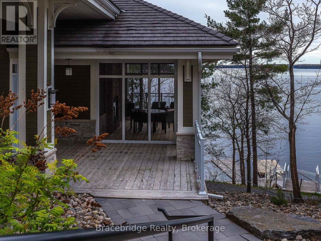 B101 B2 1869 Muskoka Rd 118 Highway W, 