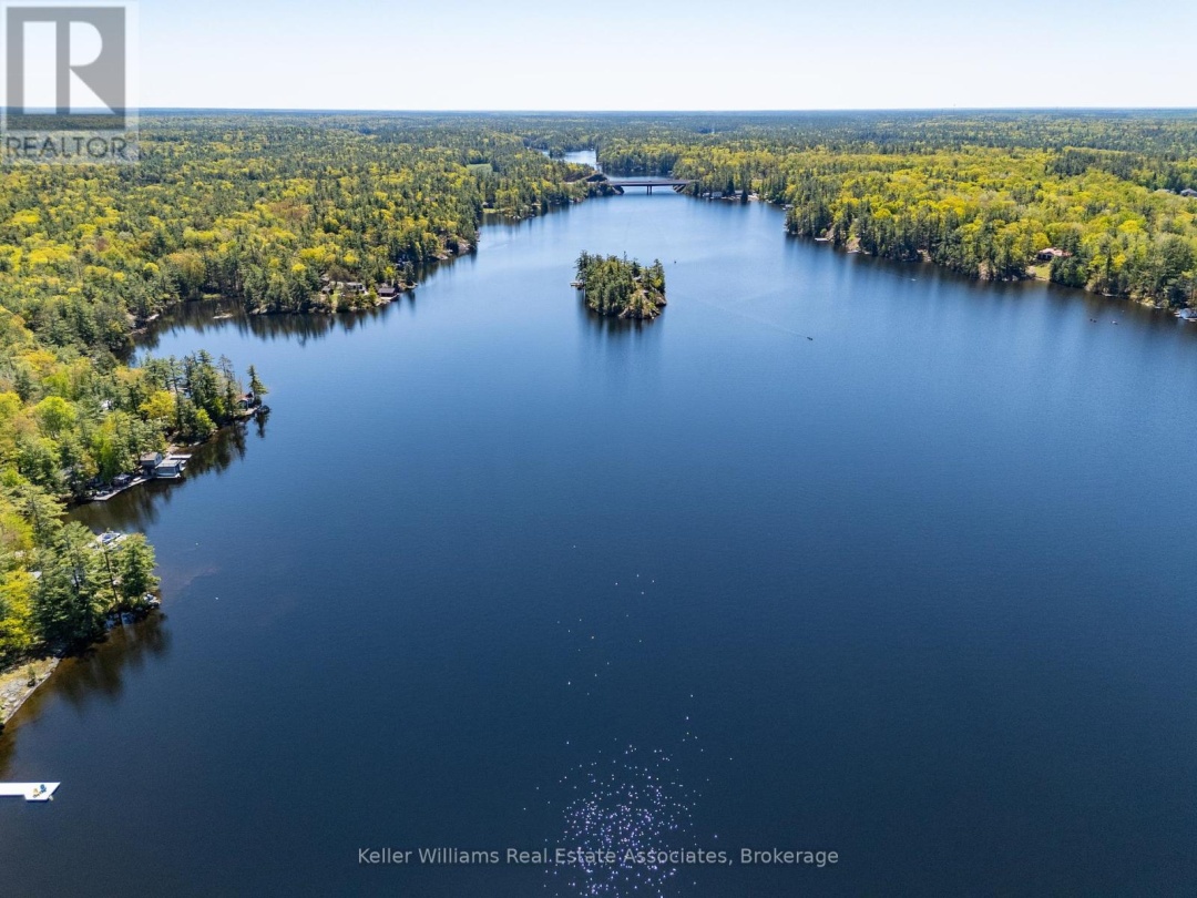 Unit 2 1200 North Shore Drive, Gull Lake