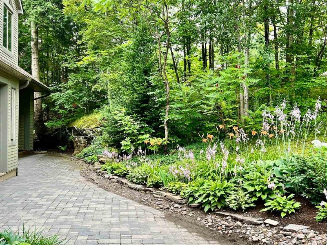 231 Hilltop Grandview Drive, Fairy Lake