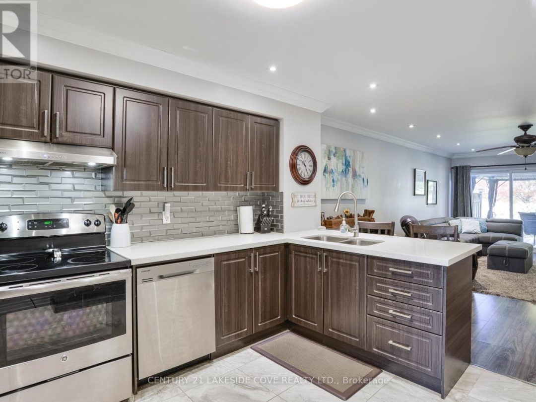 UNIT 6 - 70 LAGUNA PARKWAY, 