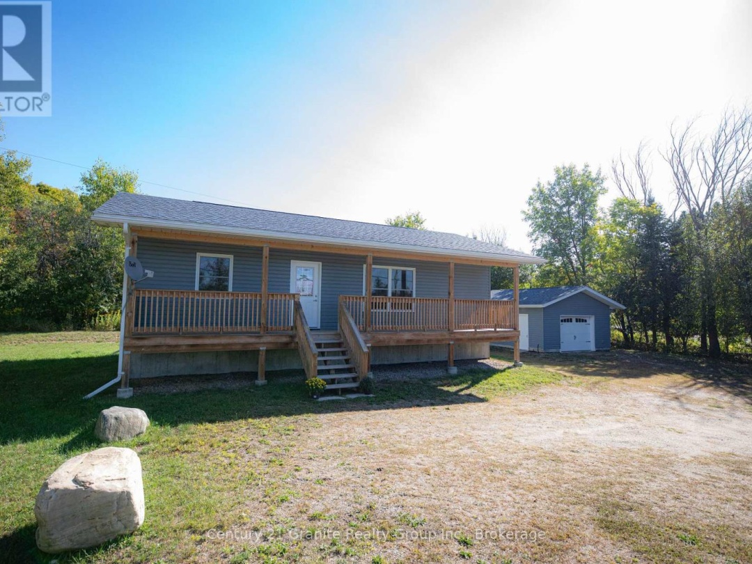 1160 KENNISIS LAKE ROAD W, 