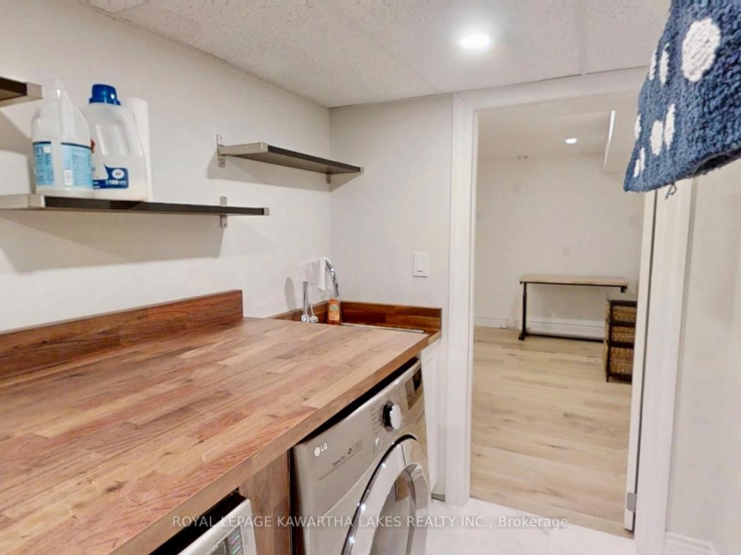 427 LINDEN VALLEY ROAD, 