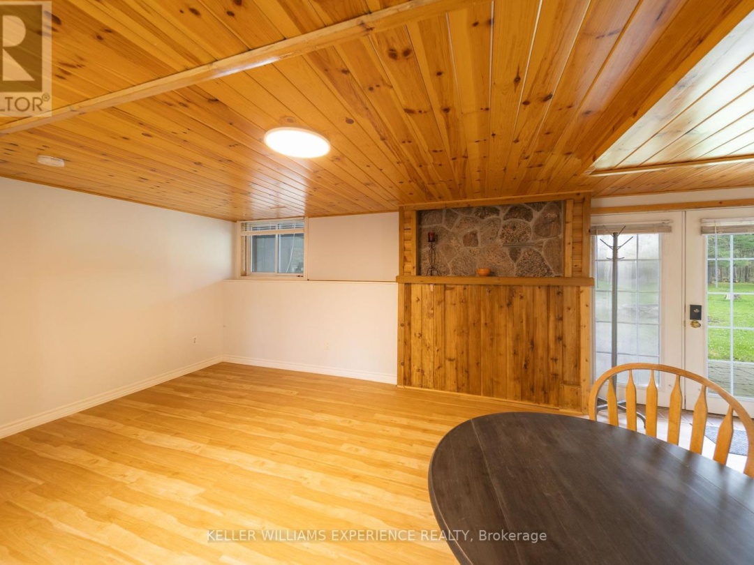 1936 PENINSULA POINT ROAD, 