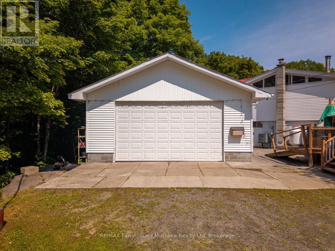 124 PINEWOOD ROAD, 