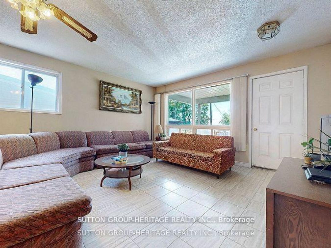 29 Lake Avenue, Lake Simcoe