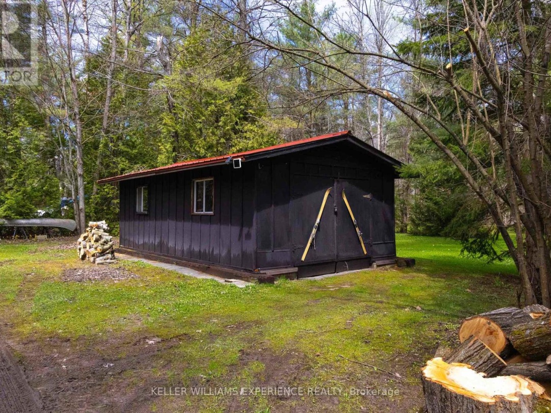 1936 Peninsula Point Road, Sparrow Lake