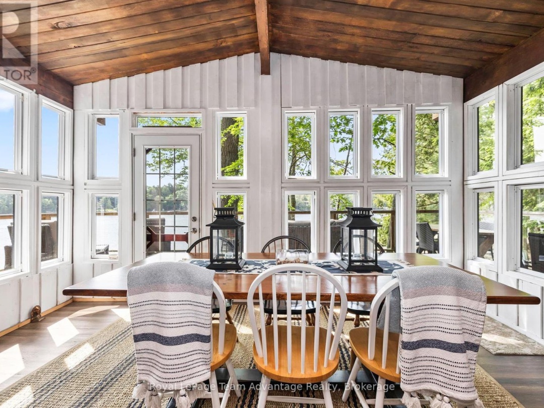 24 B717 ISABELLA ISLAND, 