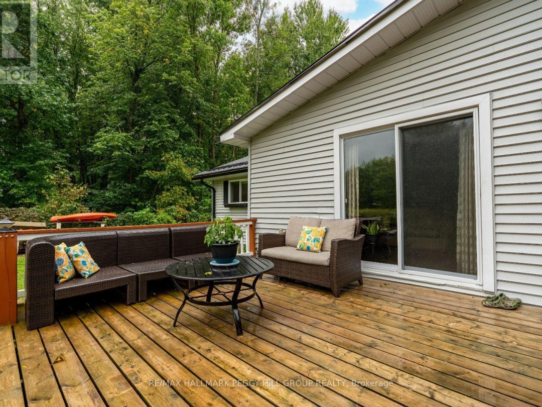 7229 Davy Drive, Black Lake