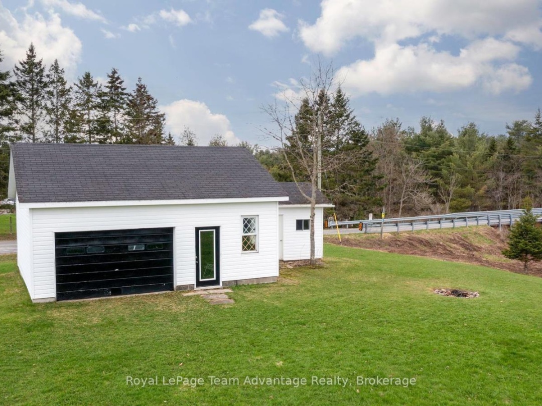 142 Broadbent Road, Manitouwabing Lake
