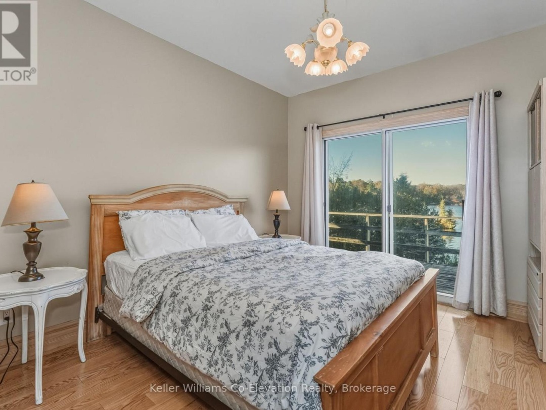 804 KINGS FARM ROAD, 