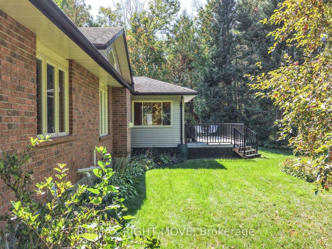 1892 CARRIAGE COURT, 
