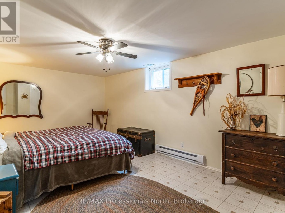 1010 Sturgeon Drive, Minden Lake