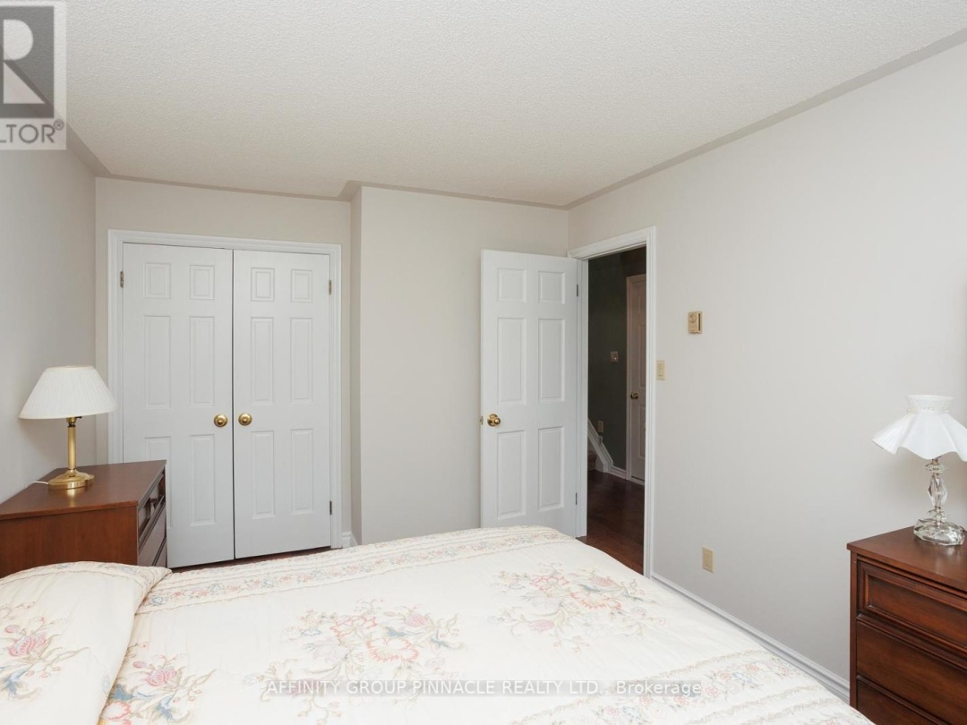16 - B90 PARKLAWN BOULEVARD, 