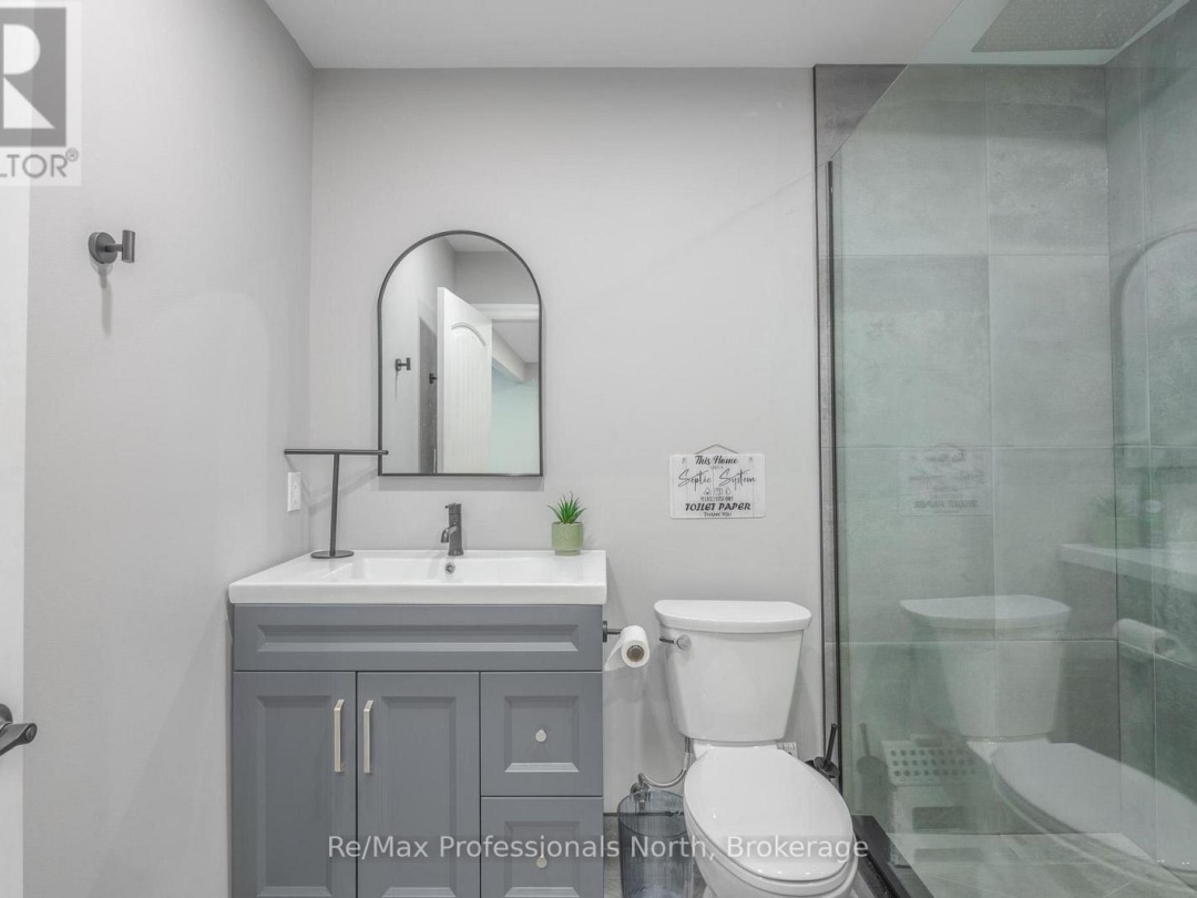 1024 ALBERT LANE E, Kawagama Lake