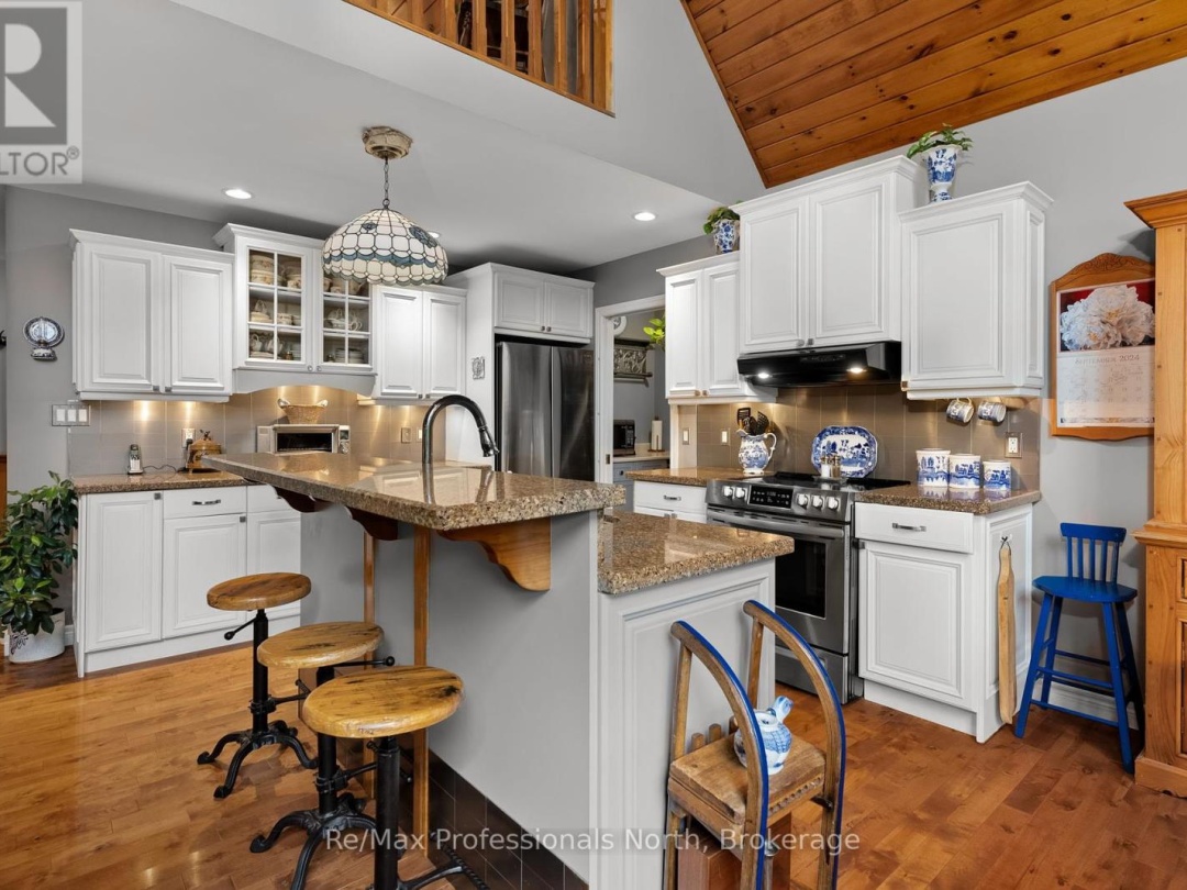 1005 LAIDLAW AVENUE, Severn Lake