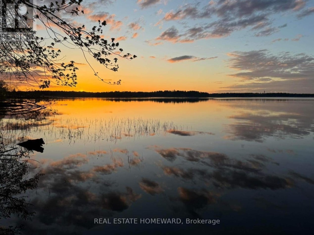 1046 Bea Dale Lane, Sparrow Lake